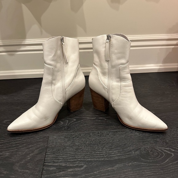 Steve Madden Short White Pointed Toe Boots - Picture 5 of 5